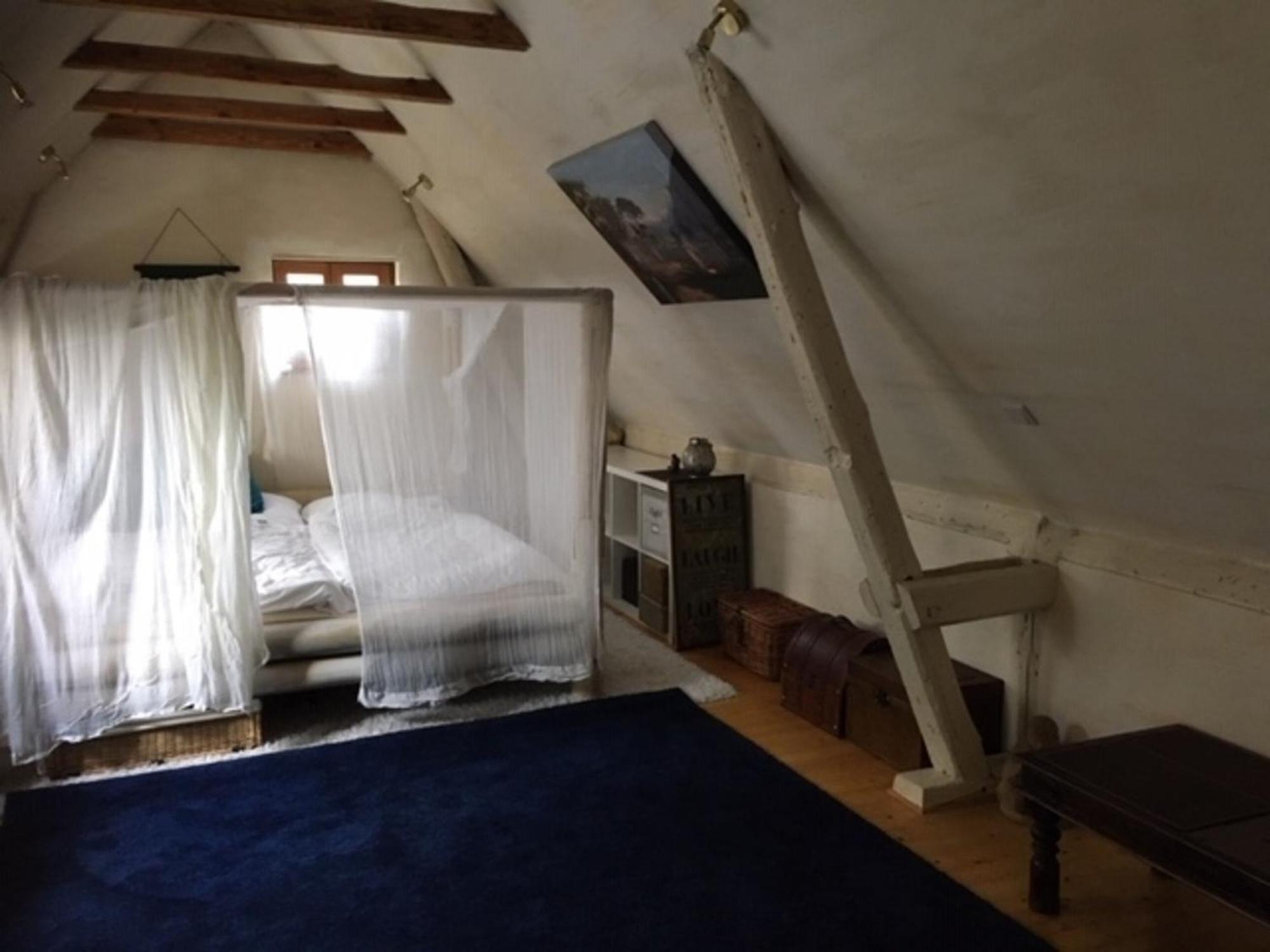 Grosse Hobbithoehle Mit Gemeinschaftsgarten Neustadt am Rübenberge Exterior foto
